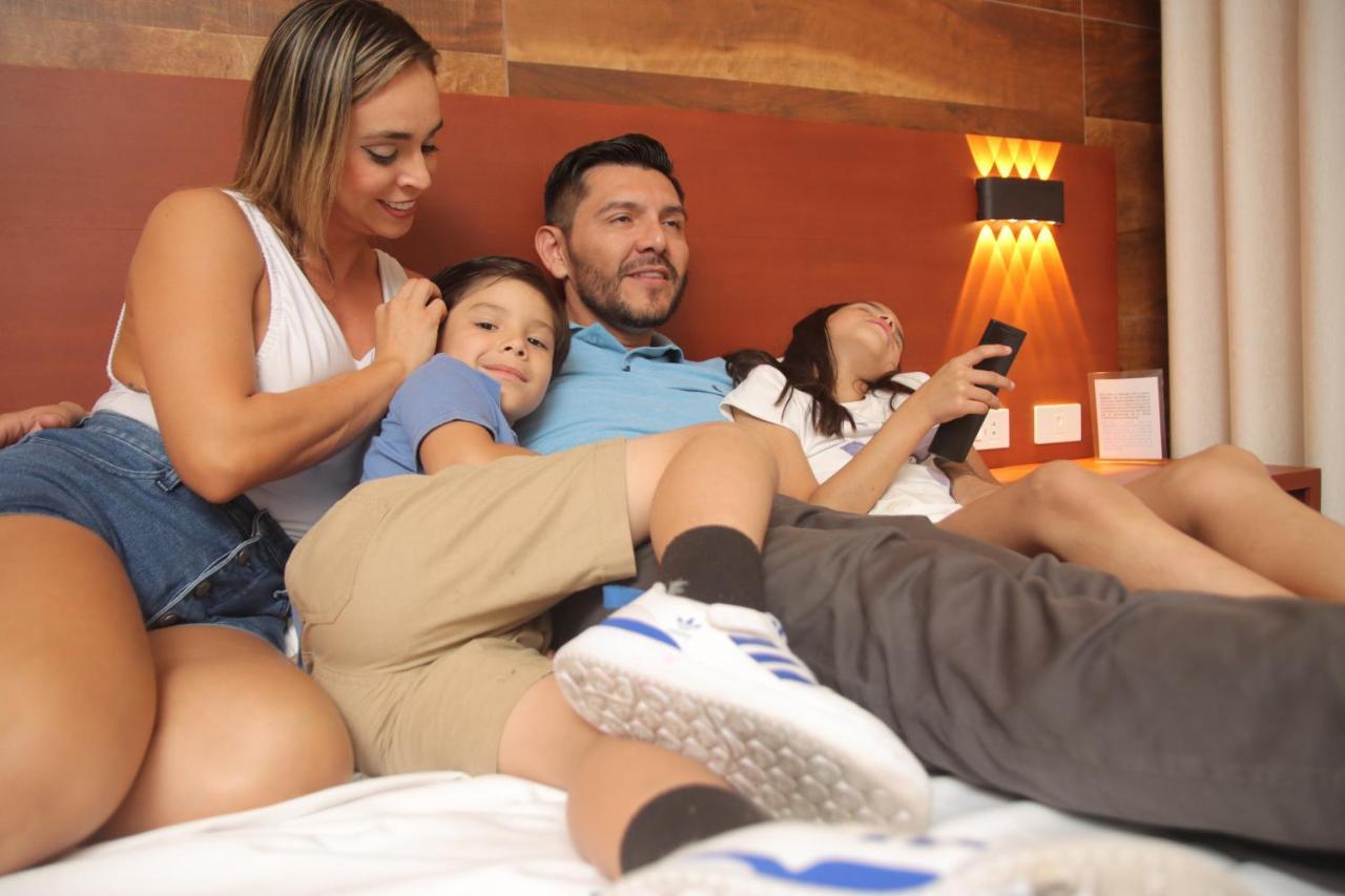 Hotel Osho Santa Cruz de La Sierra Ngoại thất bức ảnh